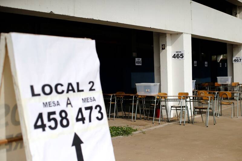 Para estas elecciones el Servel modificó nuevamente los locales de votación de algunas personas. Foto: ATON.
