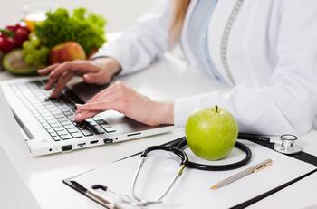 Sueldos superan $1.000.000: Las 10 mejores universidades para estudiar nutrición