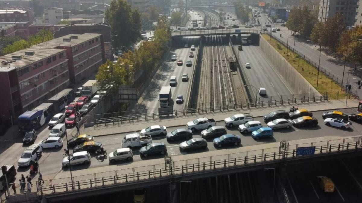 Vuelta a clases en la Región Metropolitana: las 7 comunas más afectadas por cortes de calles debido a obras viales