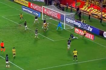 ¿Los goles que le faltan a la U? Octavio Rivero lideró triunfazo de Barcelona sobre Corinthians