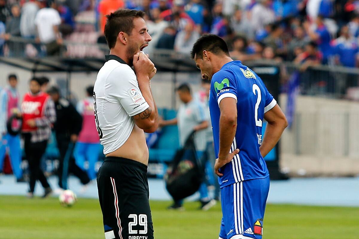 El delantero uruguayo puede jugar en la U. Foto: Aton.