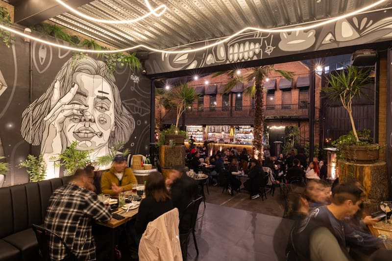 Este espacio escondido en la capital es perfecto para salir con los amigos después del trabajo.