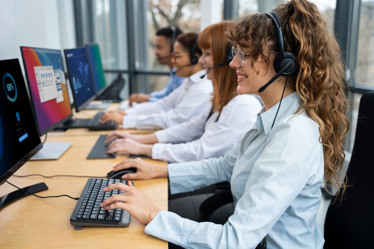 Los empleos que ofrece la entidad van desde obreros hasta ejecutivos telefónicos.