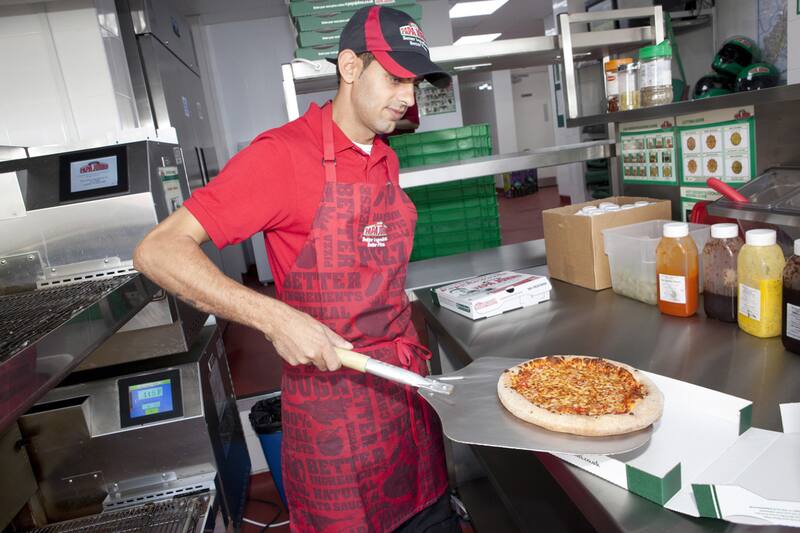 En el verano, la mayoría se inserta en el área gastronómica.