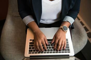 FOSIS busca trabajadores y ofrece sueldos desde $809.000