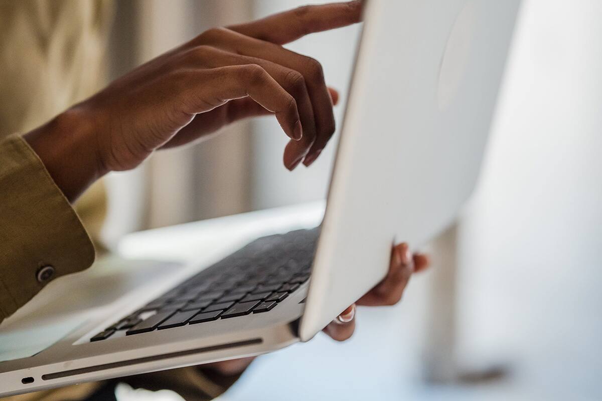 Conoce los perfiles requeridos. Créditos: Pexels.