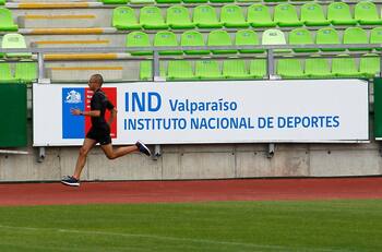 Instituto Nacional de Deportes busca trabajadores: sueldos empiezan en $1.250.000