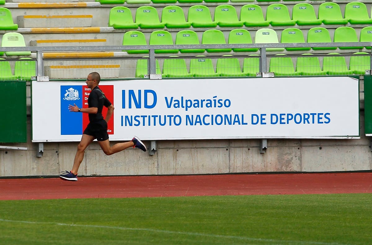 Instituto Nacional de Deportes busca trabajadores y ofrece sueldos entre $650.000 y $750.000
