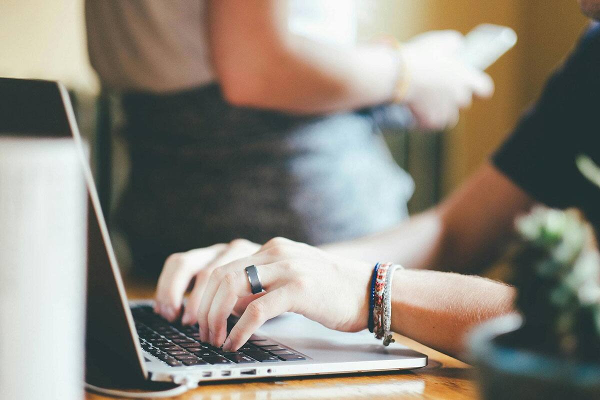 Conoce los pasos para postular. Créditos: Pexels.
