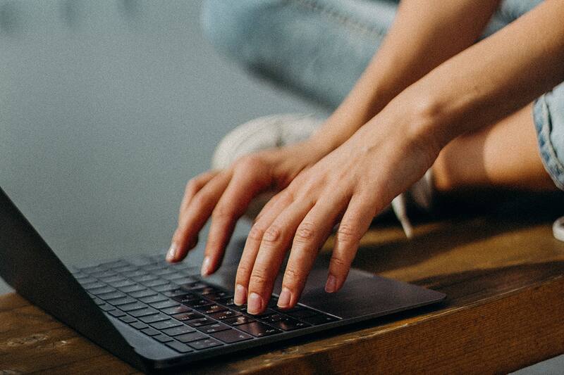 También hay vacantes con salarios de casi $2 millones. Créditos: Pexels.