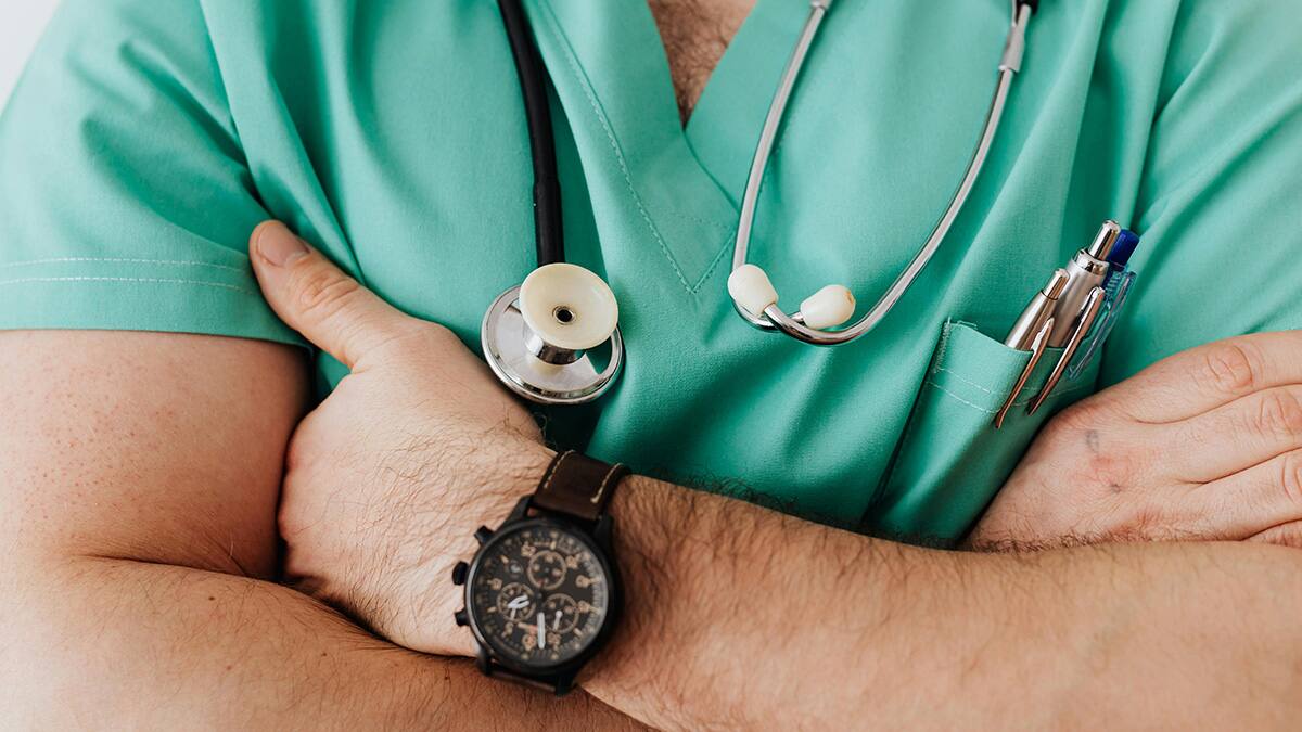 ¡Pagan desde $790 mil hasta más de $3 millones! Subsecretaría de Salud Pública busca médicos, secretarias y asistentes