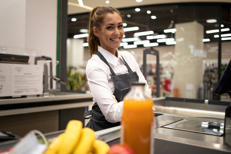 buscan personal para ventas y servicios en sucursales físicas y virtuales.