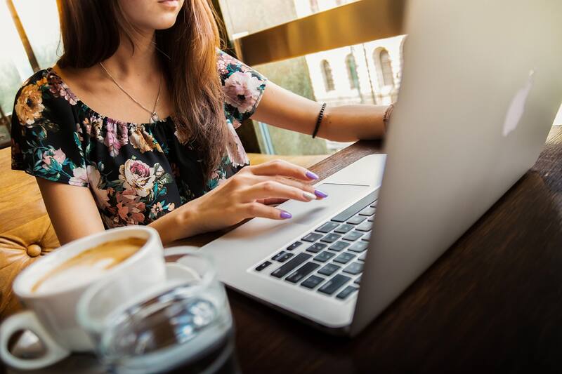 Las ofertas de trabajo están disponibles en Internet.