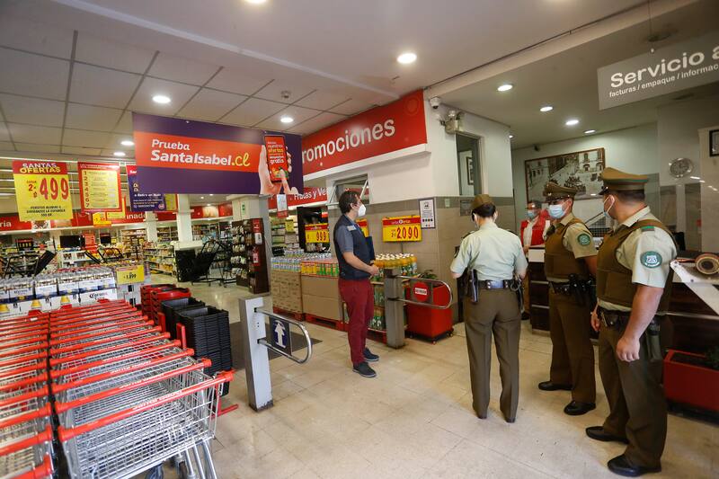 Durante esta época del año las cadenas de supermercados publican diversas ofertas de empleo para recibir nuevos trabajadores. Foto: ATON.