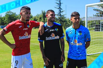 VIDEO | O’Higgins presentó sus nuevas indumentarias para 2024 y revivió un color histórico