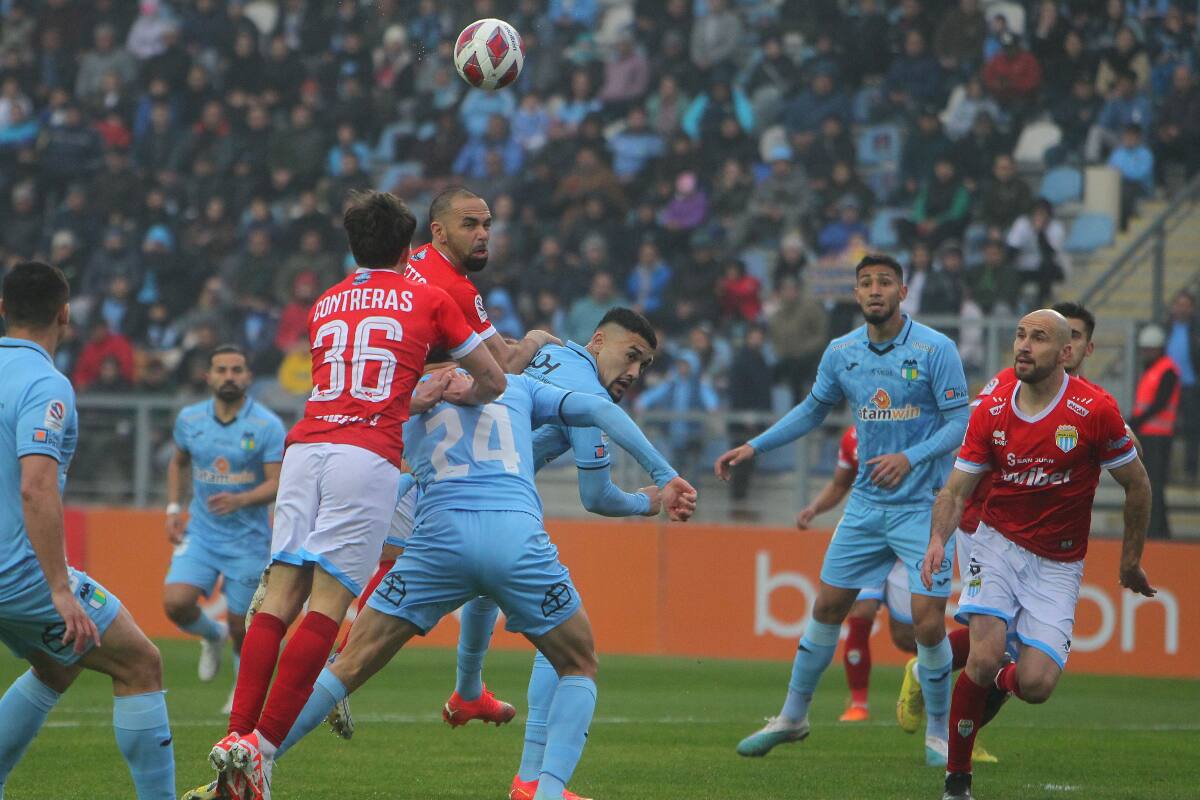 informó que no se jugará su partido con Curicó (Foto: Aton)
