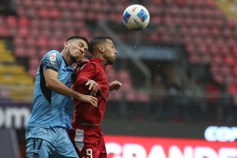 Se enfrentan este sábado con el Chile 2 en el objetivo de los Celestes. Foto: Agencia Aton