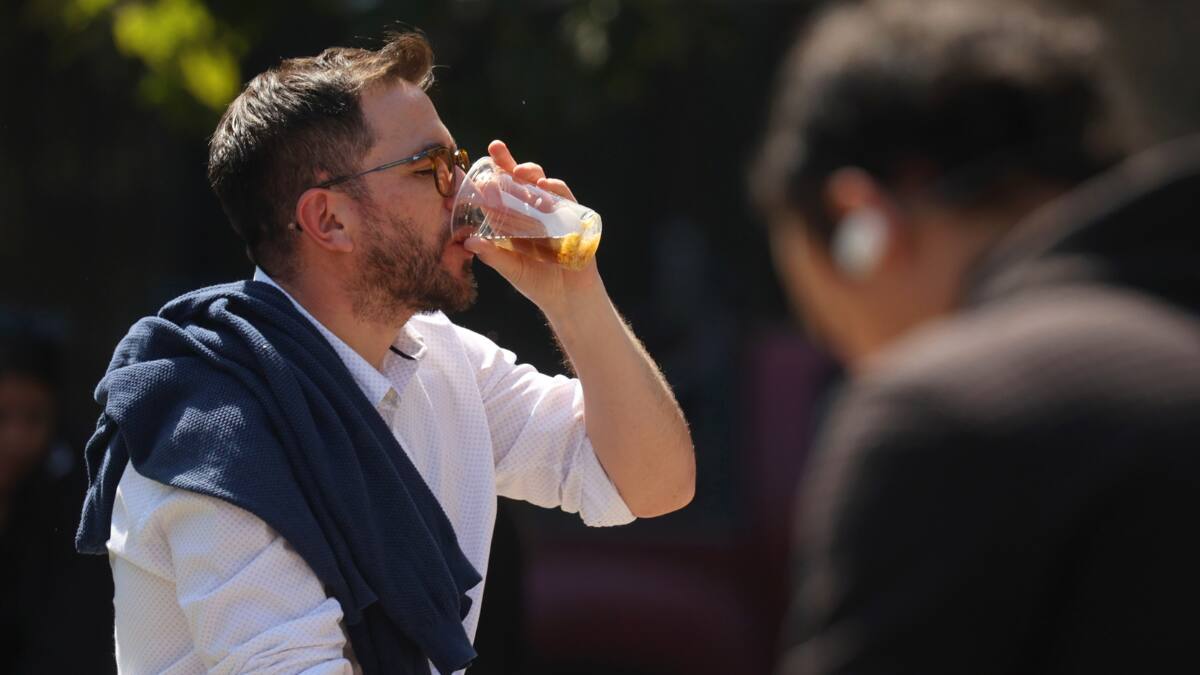 Máximas de hasta 33°C: Meteorólogo Jaime Leyton advierte por ola de calor en la RM y otras seis regiones de Chile
