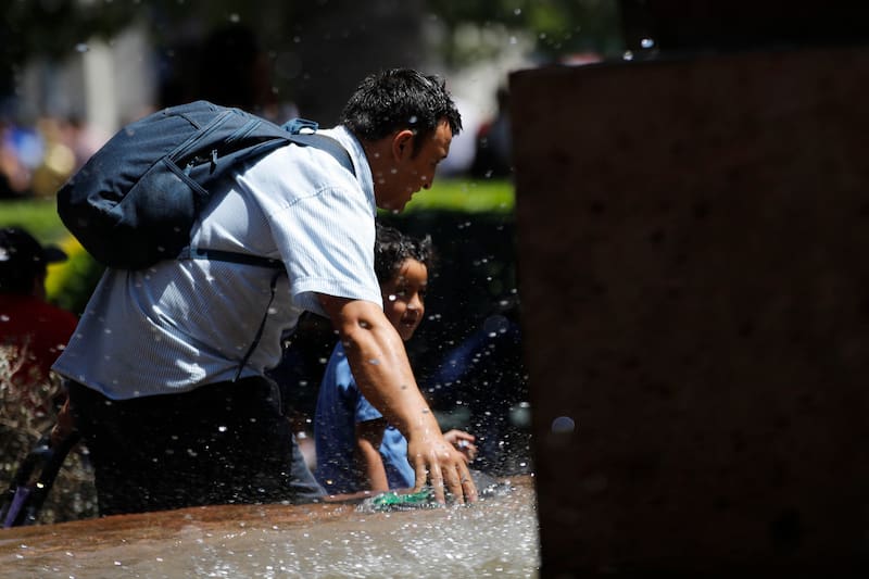 Los termómetros podrían incluso superar los 36°C en algunas zonas del país en los próximos días, advirtió la Dirección Meteorológica de Chile. Créditos: ATON Chile.