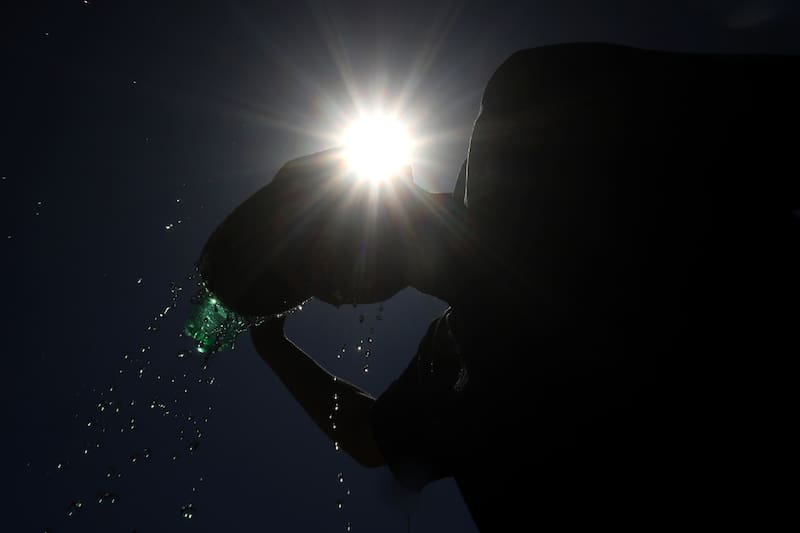 Durante la jornada, las máximas podrían superar los 37°C en la capital, batiendo el máximo del que se tiene registro en estas fechas. Créditos: Javier Salvo/Aton Chile.