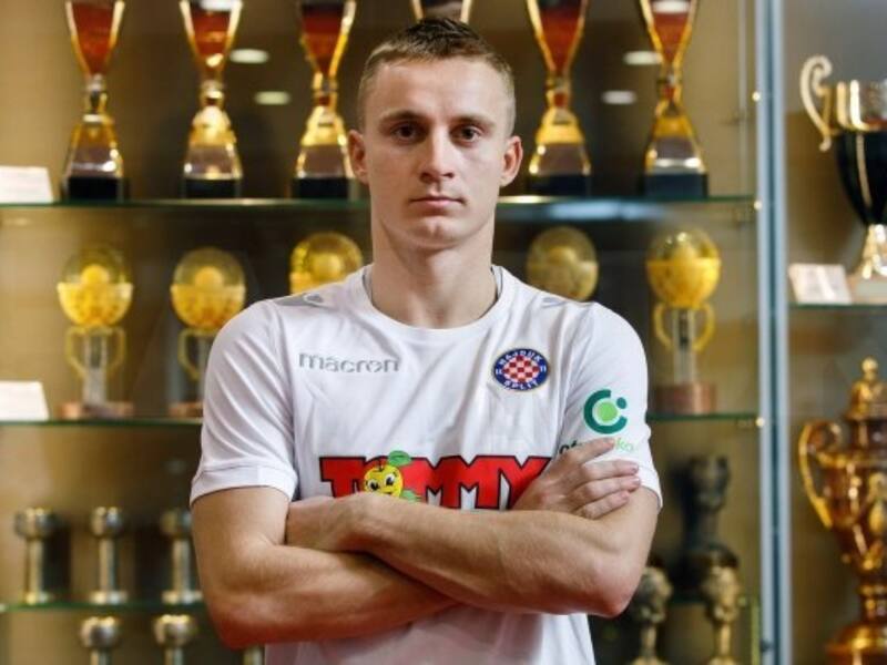 Oleksandr Svatok jugó en el Hajduk Split de Croacia en 2019.