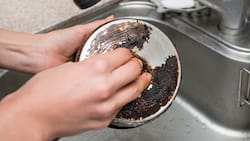 ¿Cómo sacarle lo quemado a las ollas?