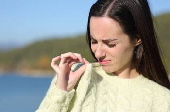 Trucos y recomendaciones infalibles para eliminar el olor a guardado de la ropa