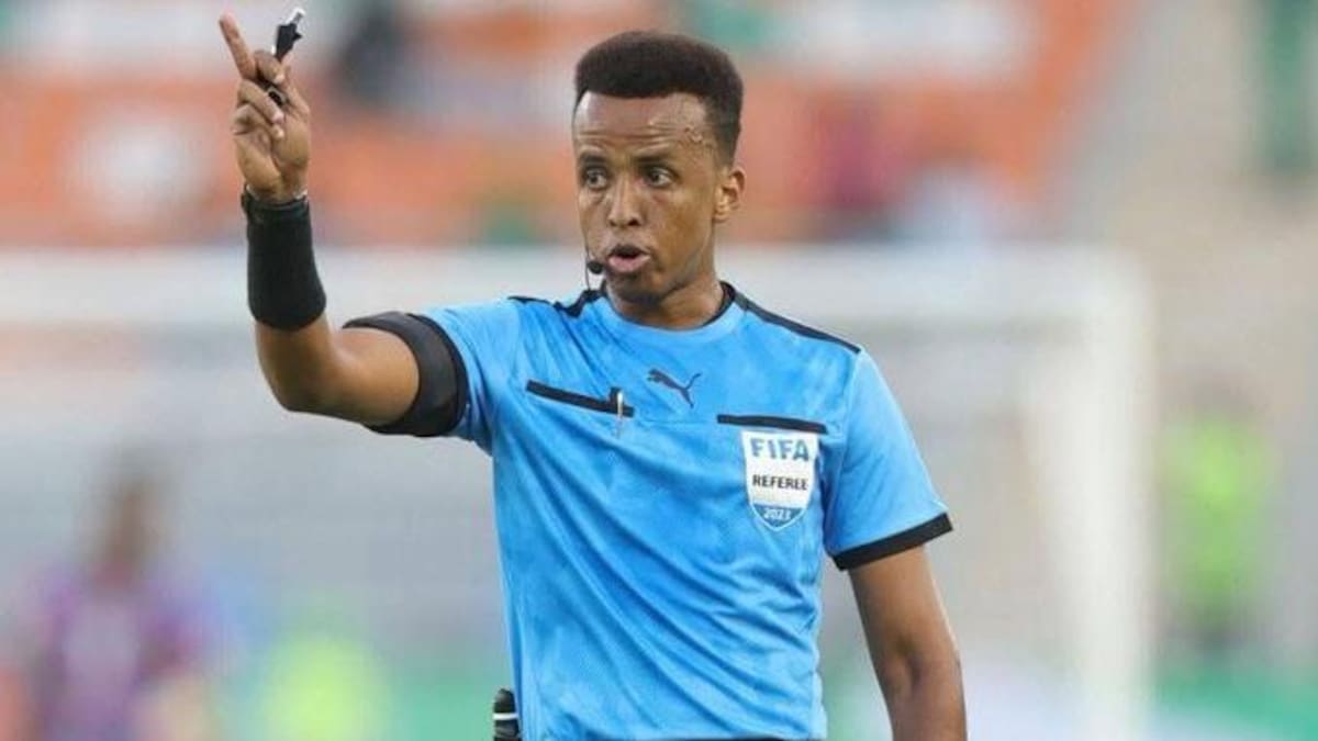 Vetado en el Mundial, premiado por la UEFA: arbitro somalí expulsado por EEUU dirigirá la Supercopa de Europa