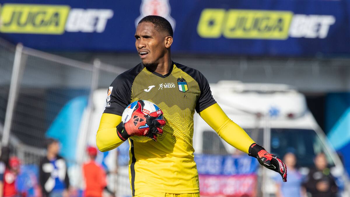 Omar Carabalí reconoce contacto con Sebastián Beccacece para jugar el Mundial con Ecuador: “Dios quiera”