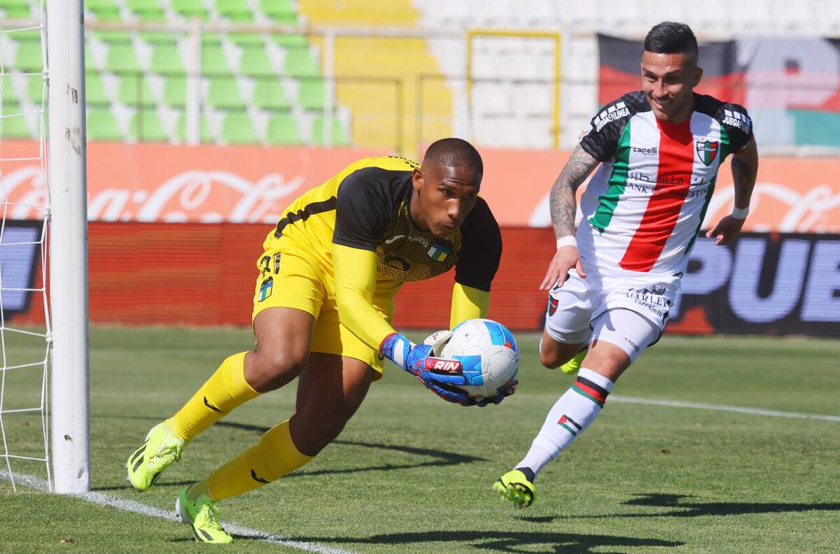 Mientras Beccacece lo quiere para el Mundial, piden el regreso de Omar Carabalí a Colo Colo: “Se nota más maduro”