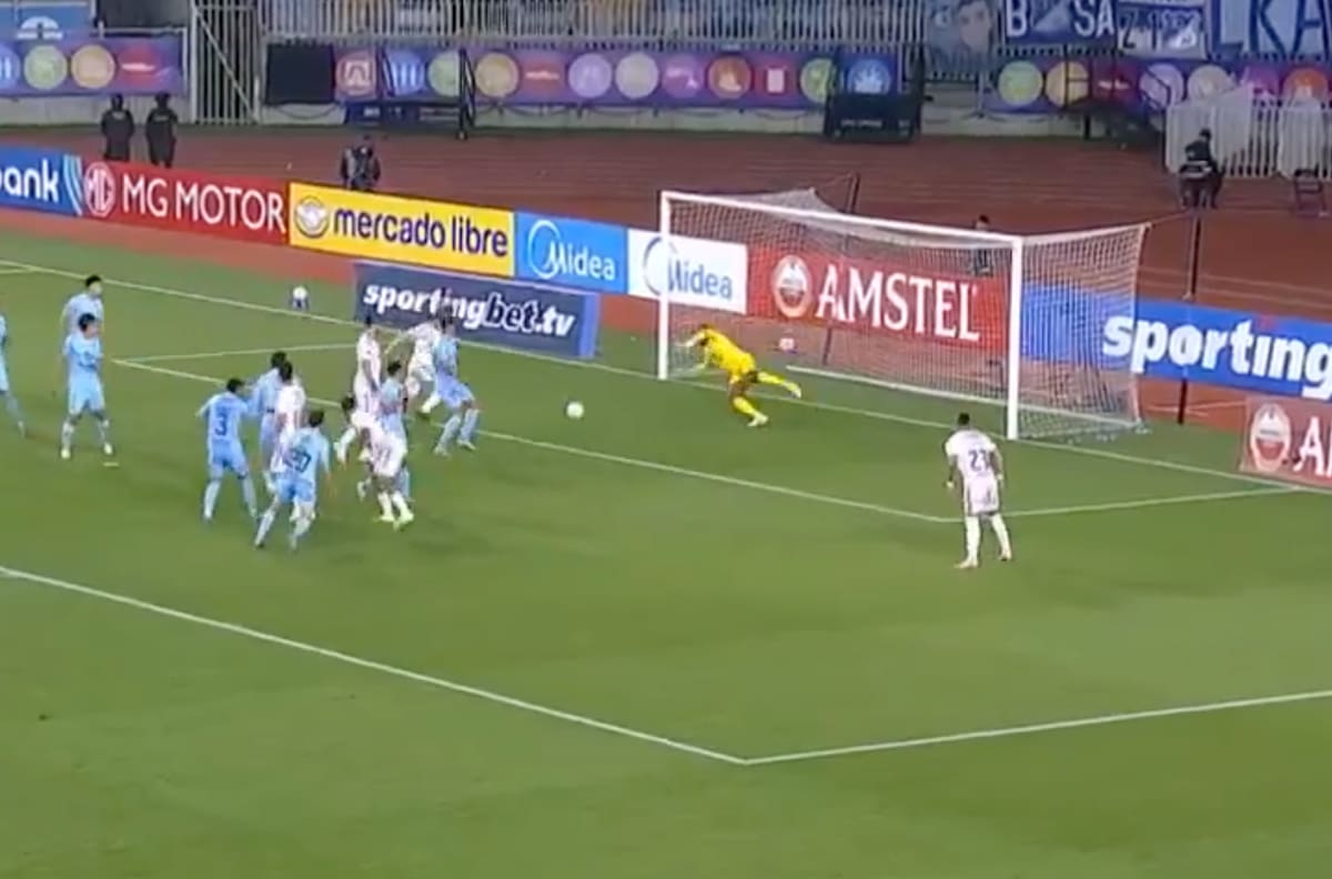 VIDEO | Tucu Contreras pudo anotar un golazo, pero Omar Carabalí se lució con tremenda atajada