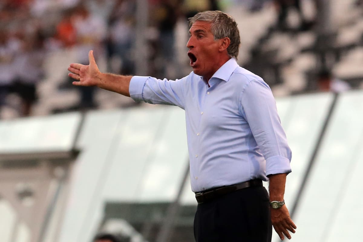 El técnico argentino Omar Labruna dirigió a Colo Colo entre 2012 y 2013. (Foto: Agencia Aton)