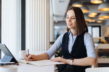 OMIL de Colina ofrece trabajos en distintos rubros dentro de la RM: Sueldos alcanzan el $1.000.000