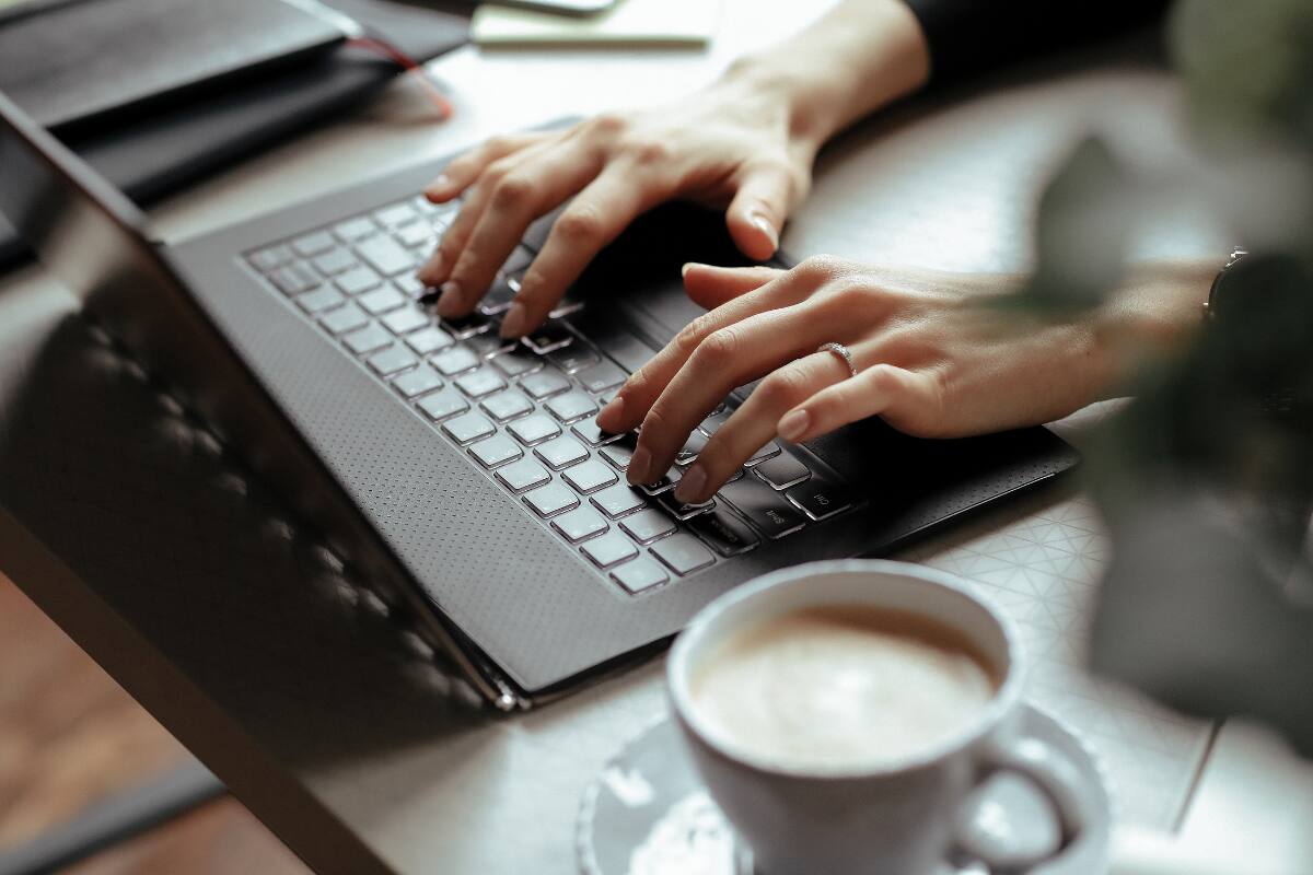Revisa los empleos que están vigente.