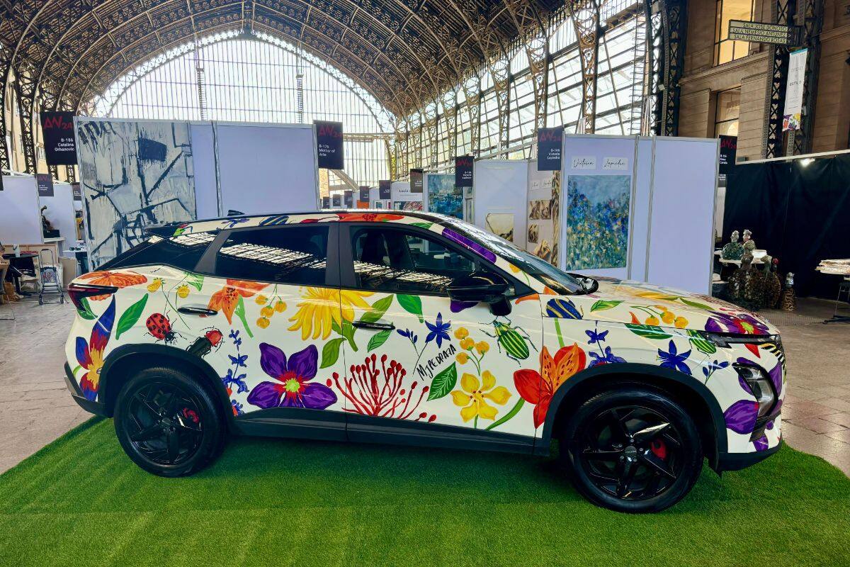 El Omoda C5 Art Car presente en Art Week de Estación Mapocho