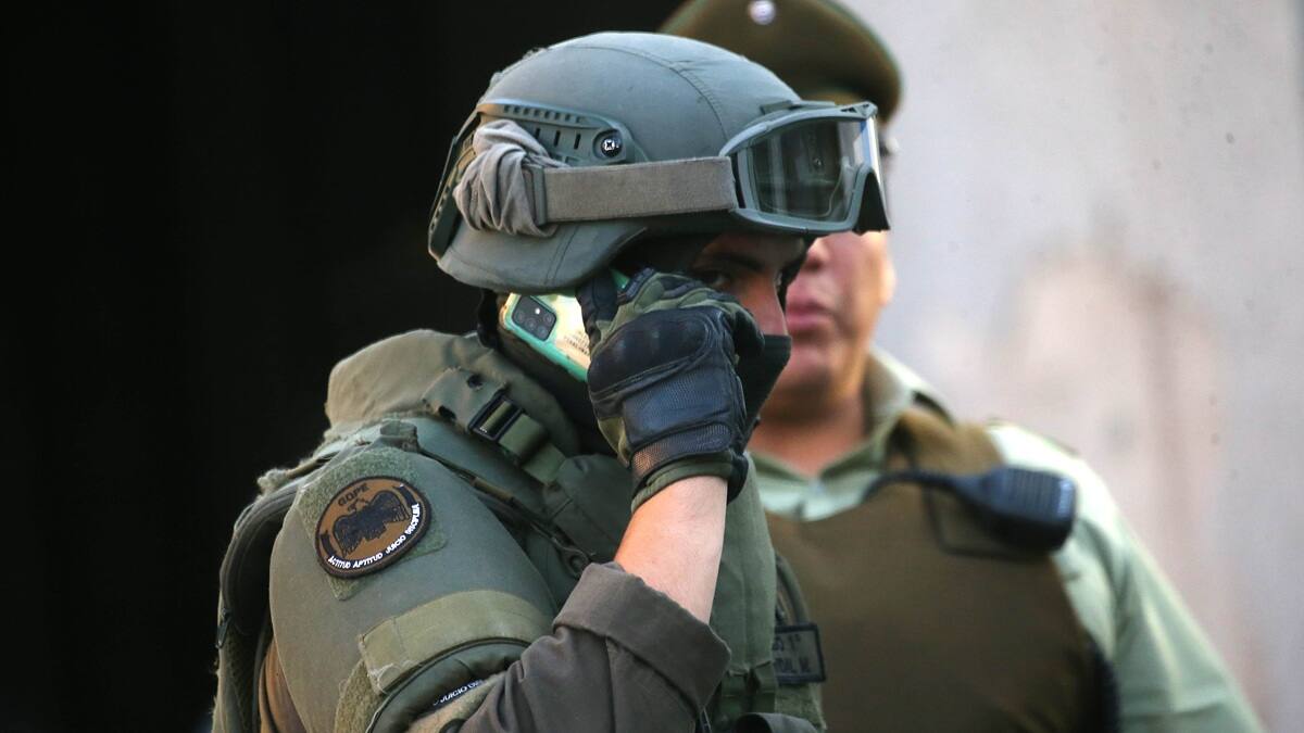 Intenso operativo del GOPE en la RM por supuesta granada de guerra encontrada en la calle