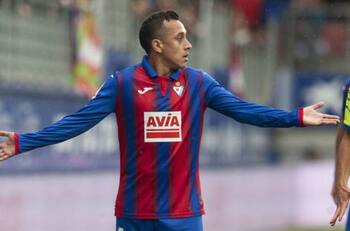 Orellana se va del Eibar como el "fenómeno" del equipo