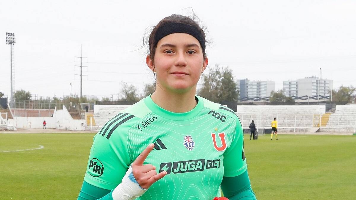 Oriana Cristancho, el “cerrojo” azul de 16 años que mantiene con vida a la U en Copa Libertadores