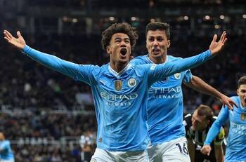 Manchester City sufre sensible baja a días de comenzar la Premier League y tendrá que volver al mercado