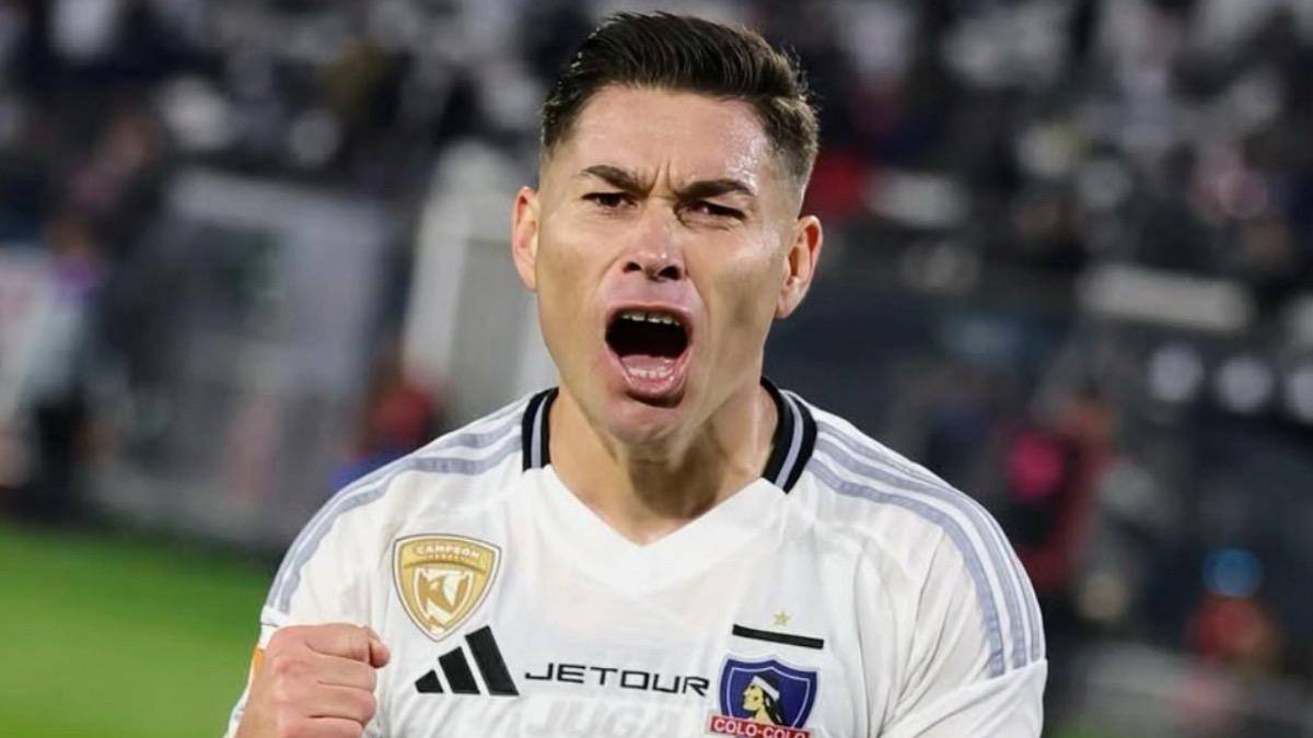 Al clásico rival: Óscar Opazo podría remecer el mercado de fichajes en el fútbol chileno