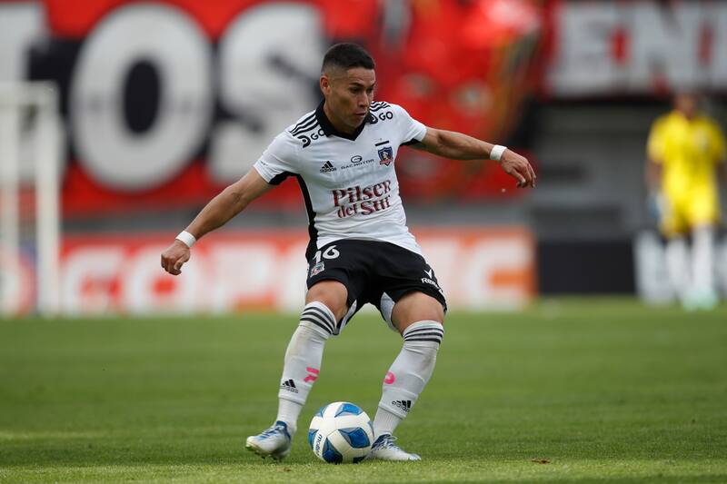 En Colo Colo no han podido encontrar el reemplazante para el lateral Óscar Opazo. (Foto: Agencia Aton)