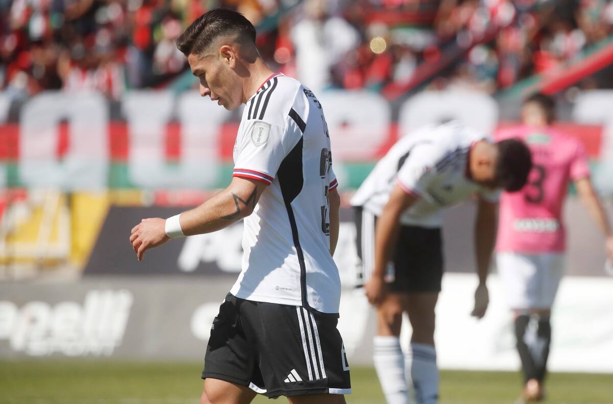 Competencia para Óscar Opazo: el lateral derecho que podría reforzar a Colo Colo en 2024