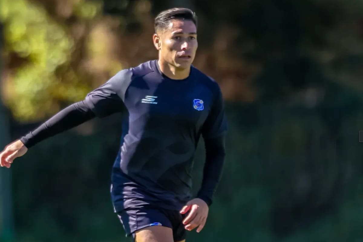 Aún no suma un partido completo en Everton. Foto: @evertonvina