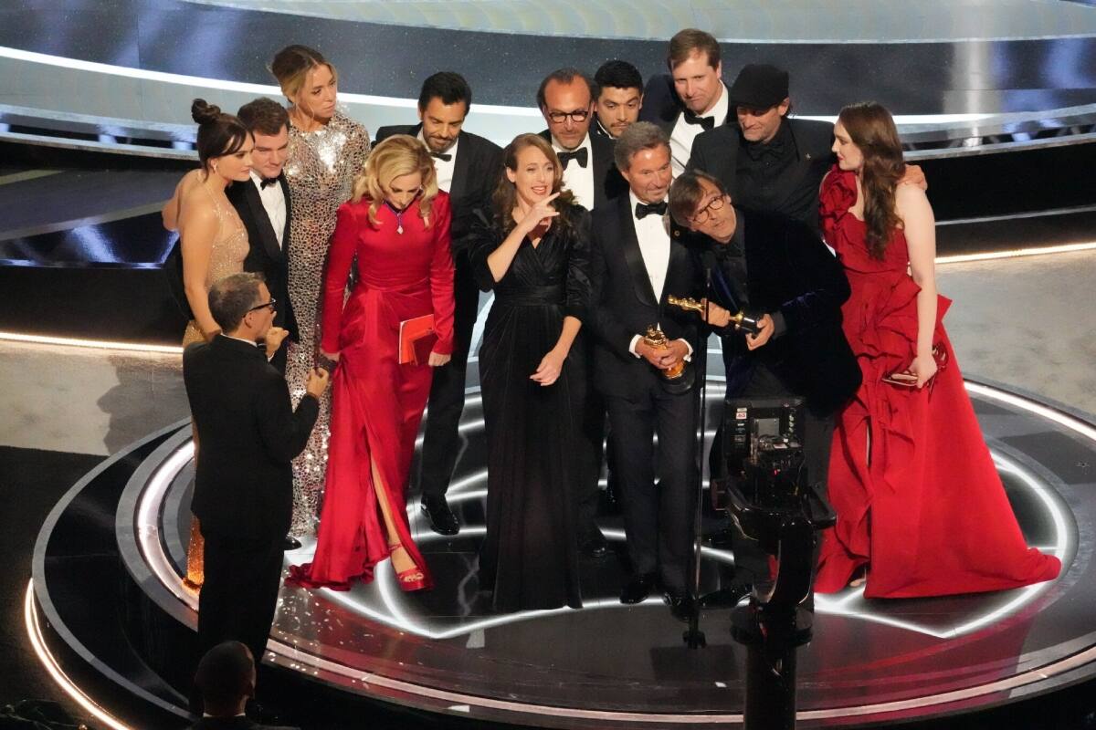CODA recibiendo su premios a mejor pelicula en 2022