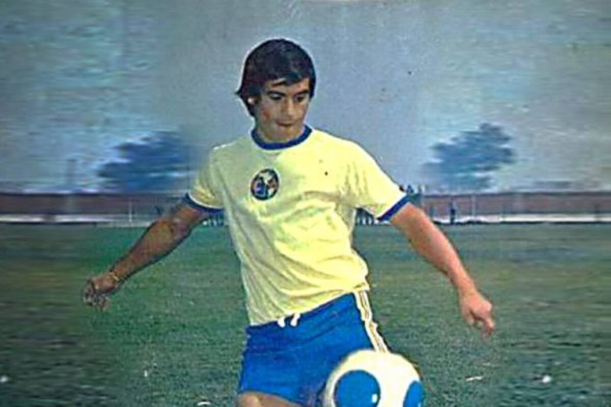 El mítico Pata Bendita Castro, goleador del Campeonato Nacional en 1970, leyenda del Club América de México y máximo artillero chileno de todos los tiempos.