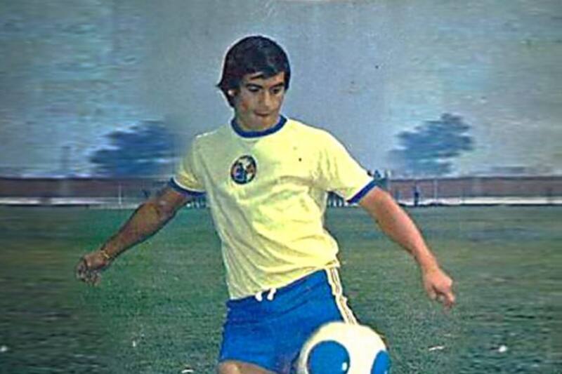 El mítico Pata Bendita Castro, goleador del Campeonato Nacional en 1970, leyenda del Club América de México y máximo artillero chileno de todos los tiempos.
