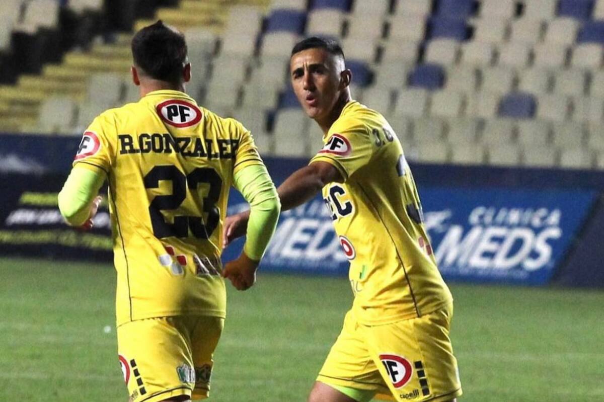 está con el pase en su poder. (@futboludec)