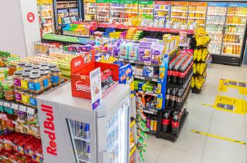 Conocida cadena mexicana de tiendas frena expansión en Chile: estas son las razones