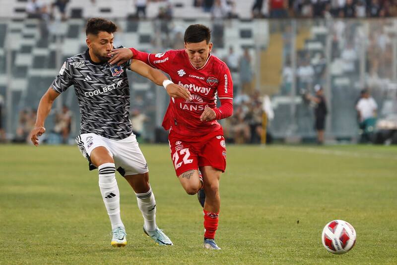 Pablo Aránguiz en el partido entre Ñublense vs. Colo Colo. Foto: Aton.