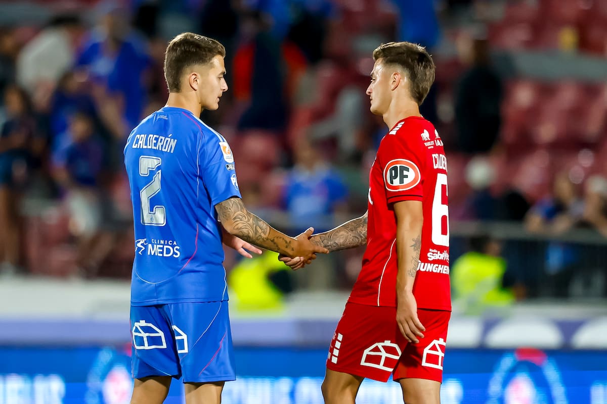 El defensor con su hermano Franco en el fútbol chileno.